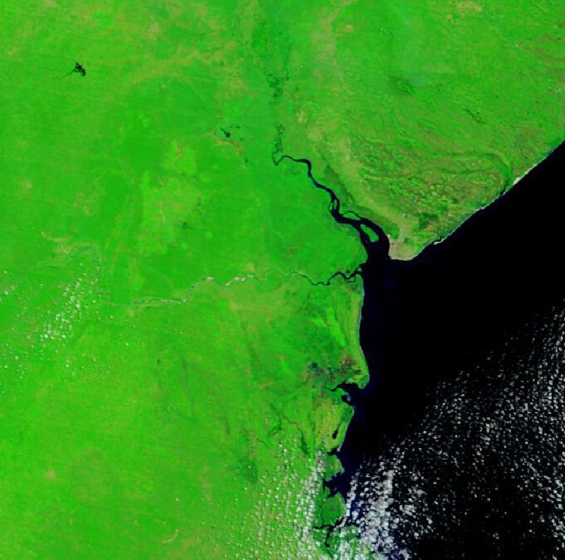 Satellite image of Beira and the lower Buzi and Pungwe rivers, Sofala province, Mozambique on 27 Feb 2019, before the event, in false colour (MODIS bands 7-2-1).